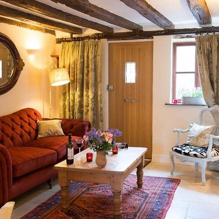 Meddlars A Historic Cottage On The Countryside Edge Of A Vibrant Market Town Hadleigh  Exterior photo