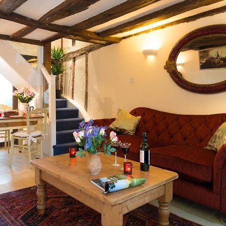Meddlars A Historic Cottage On The Countryside Edge Of A Vibrant Market Town Hadleigh  Exterior photo